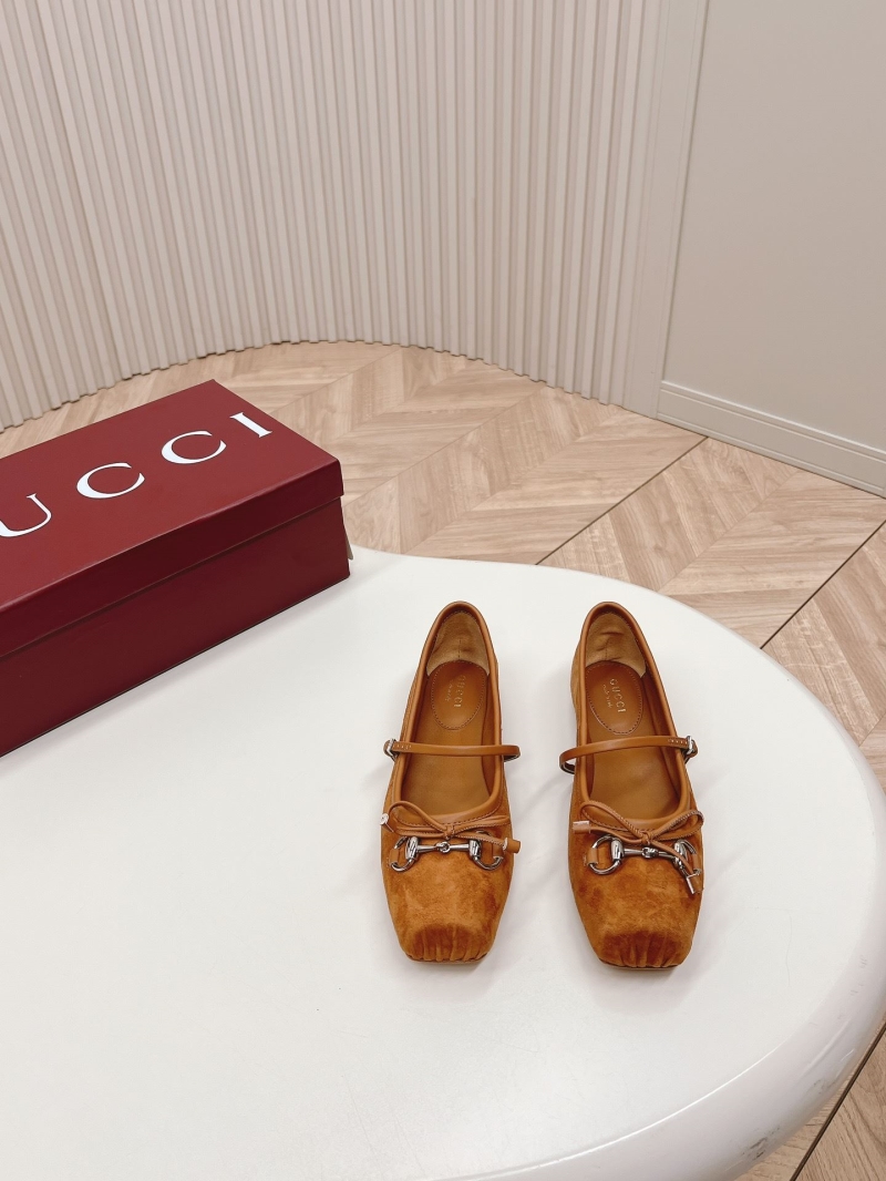 Gucci Flat Shoes